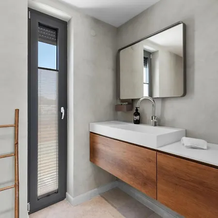 Lazy Olive Врсар