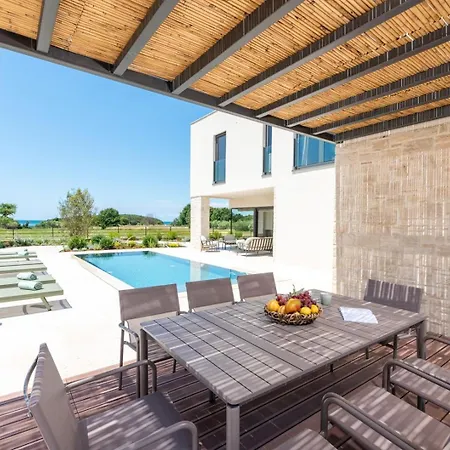 Lazy Olive Villa